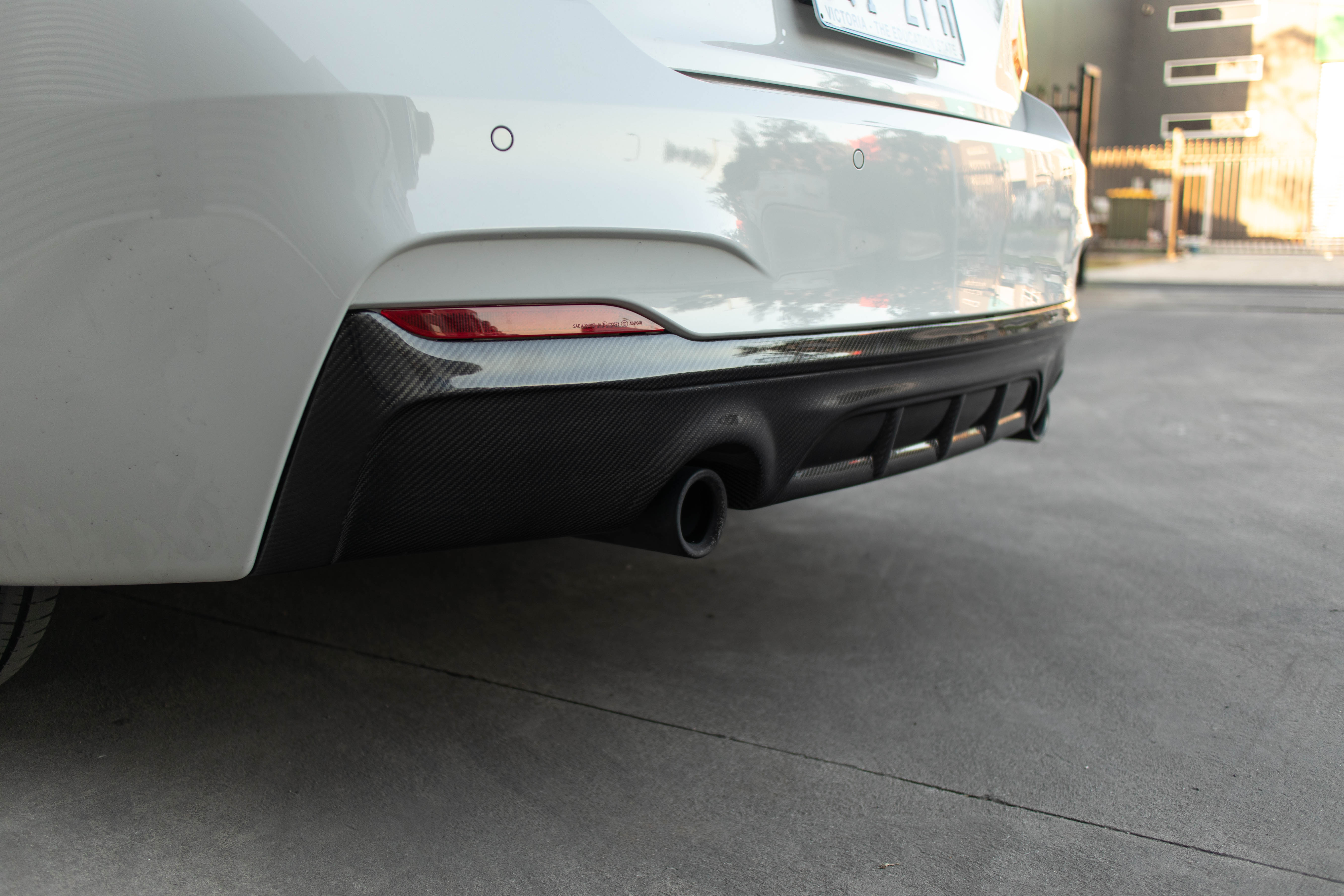 Zero Offset  M-Performance Style Rear Diffuser (Dual-Exit) (Carbon Fibre) for BMW 2 Series (F22) - 14-21 - MODE Auto Concepts