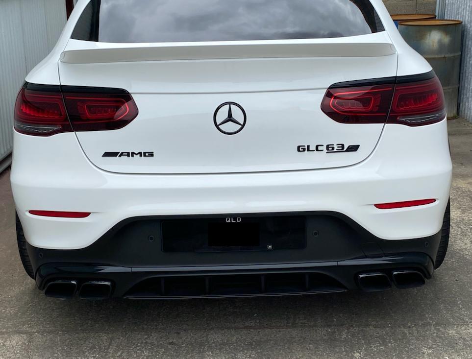 Emblème d'insigne AMG noir brillant Exon pour Mercedes Benz AMG